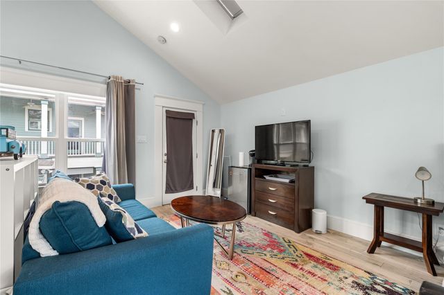 1601 Columbia Street, Houston, TX 77008