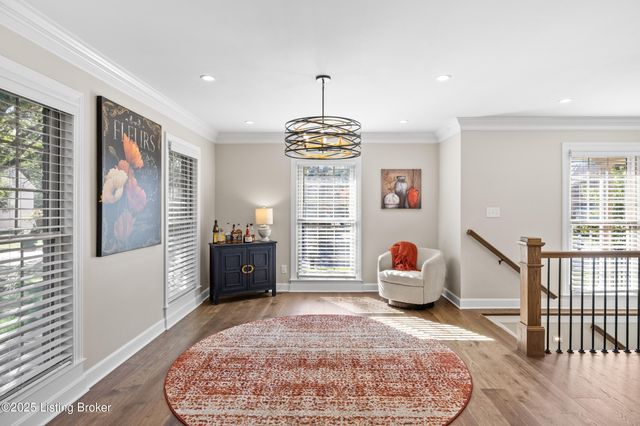 1027 Garden Creek Cir, Louisville, KY 40223
