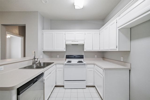 1001 Brenner Court, Arlington, TX 76017