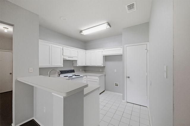 1001 Brenner Court, Arlington, TX 76017