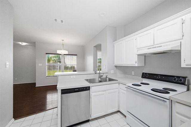 1001 Brenner Court, Arlington, TX 76017