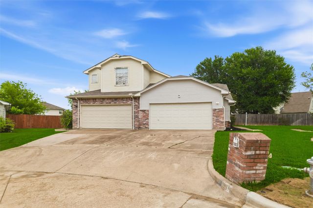1001 Brenner Court, Arlington, TX 76017