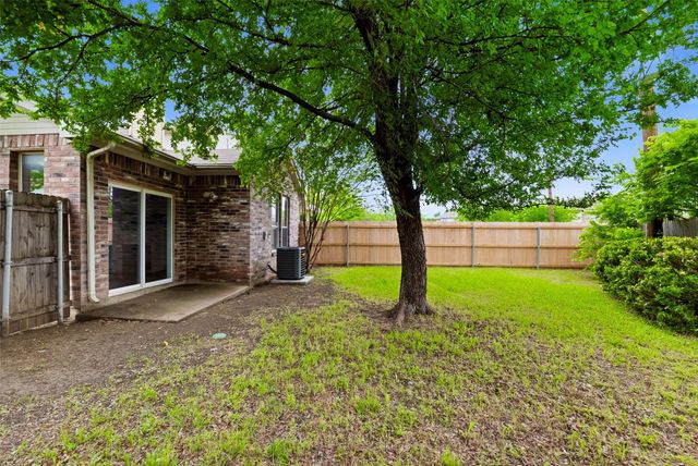 1001 Brenner Court, Arlington, TX 76017