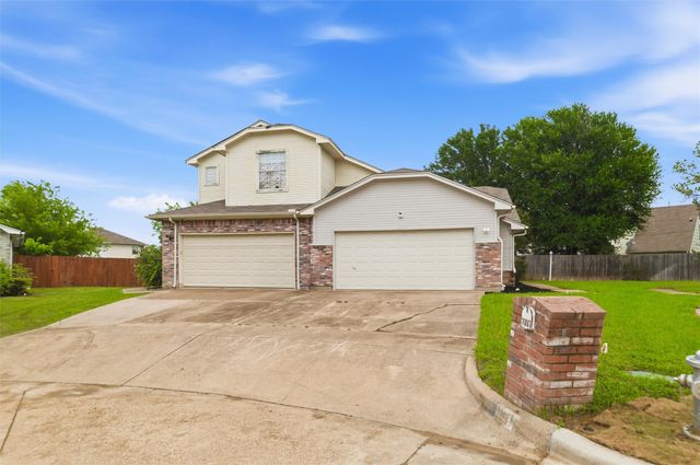 1001 Brenner Court, Arlington, TX 76017