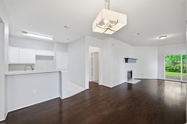 1001 Brenner Court, Arlington, TX 76017