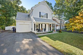 7 Ouimet Ln, Foxboro, MA 02035