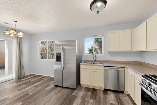 471 Little Wings Loop SW, Los Lunas, NM 87031