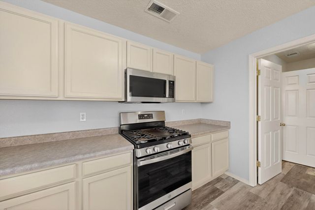 471 Little Wings Loop SW, Los Lunas, NM 87031