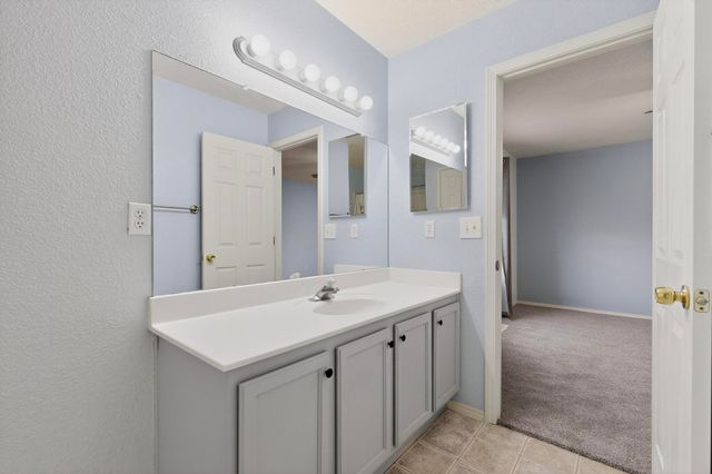 471 Little Wings Loop SW, Los Lunas, NM 87031