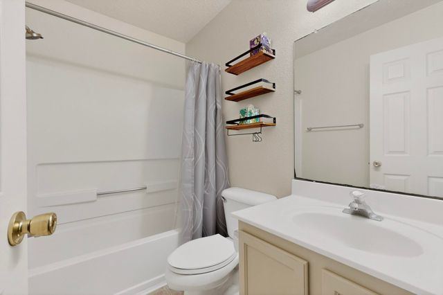 471 Little Wings Loop SW, Los Lunas, NM 87031