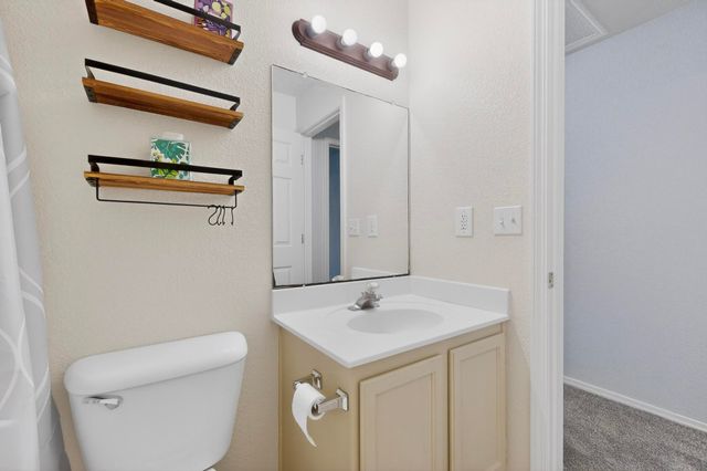 471 Little Wings Loop SW, Los Lunas, NM 87031