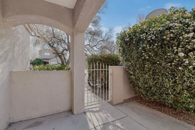 471 Little Wings Loop SW, Los Lunas, NM 87031