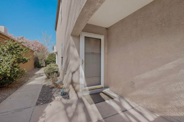 471 Little Wings Loop SW, Los Lunas, NM 87031