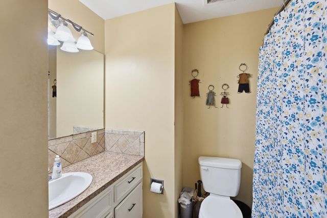 1410 N Tanglewood, Rose Hill, KS 67133