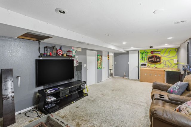 1410 N Tanglewood, Rose Hill, KS 67133