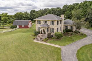 N1483 Coolidge ROAD, Oconomowoc, WI 53066