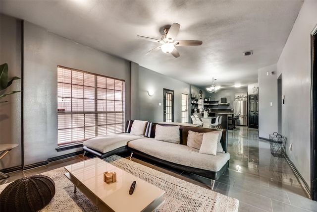 4547 Buckingham Drive, Grand Prairie, TX 75052