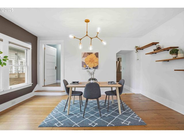 832 N EMERSON St, Portland, OR 97217
