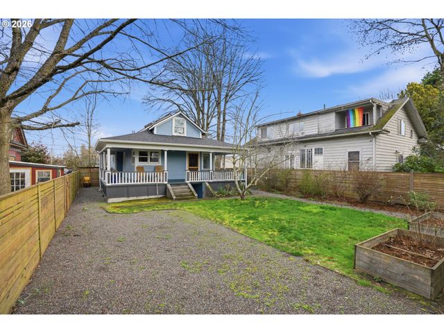 832 N EMERSON St, Portland, OR 97217