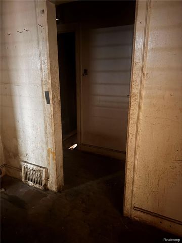 15860 Pierson Street, Detroit, MI 48223