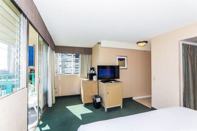 444 Kanekapolei Street 1002, Honolulu, HI 96815