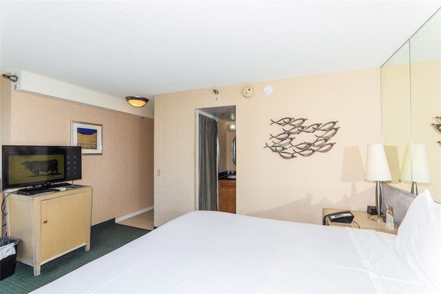 444 Kanekapolei Street 1002, Honolulu, HI 96815