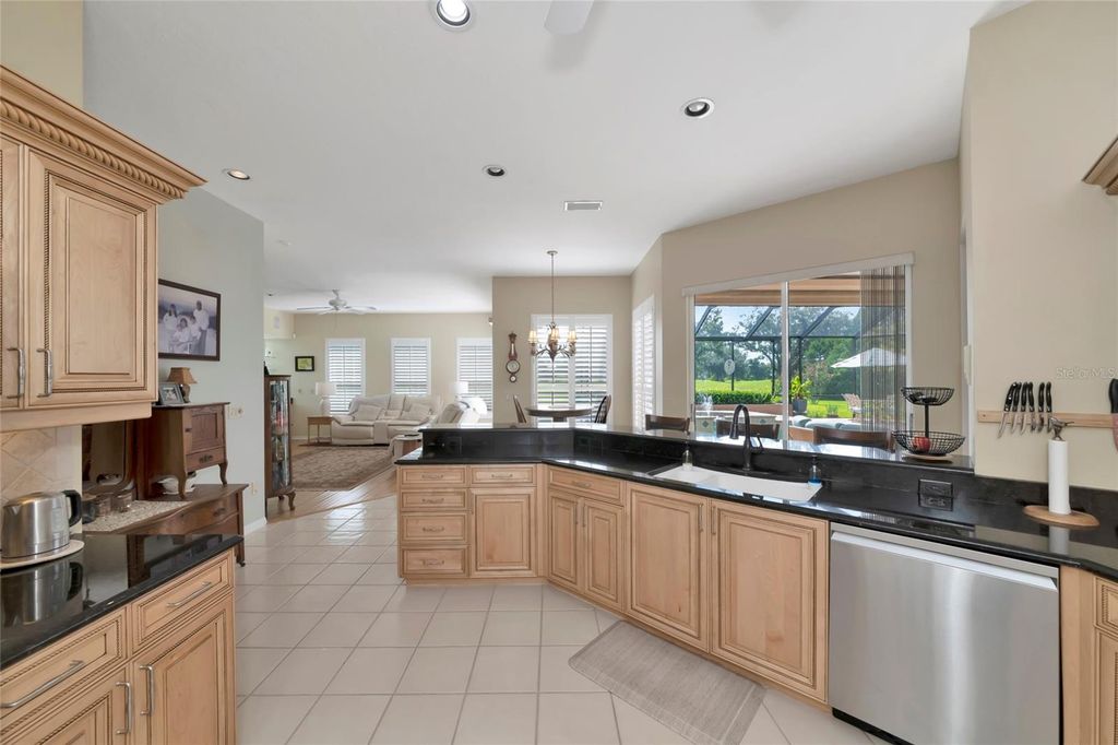 Image 15 of property listing at 6213 GLEN ABBEY LANE, Bradenton, FL 34202