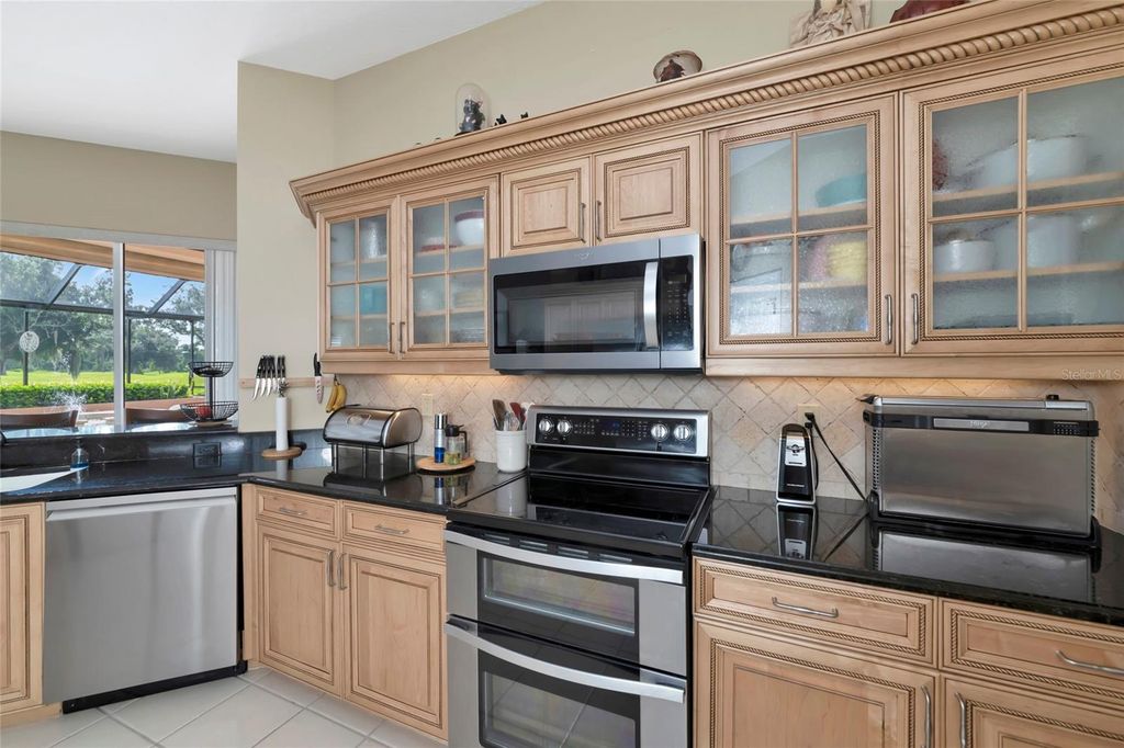 Image 16 of property listing at 6213 GLEN ABBEY LANE, Bradenton, FL 34202