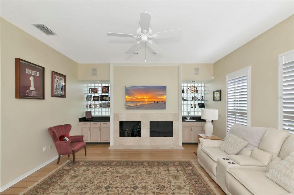 Image 18 of property listing at 6213 GLEN ABBEY LANE, Bradenton, FL 34202