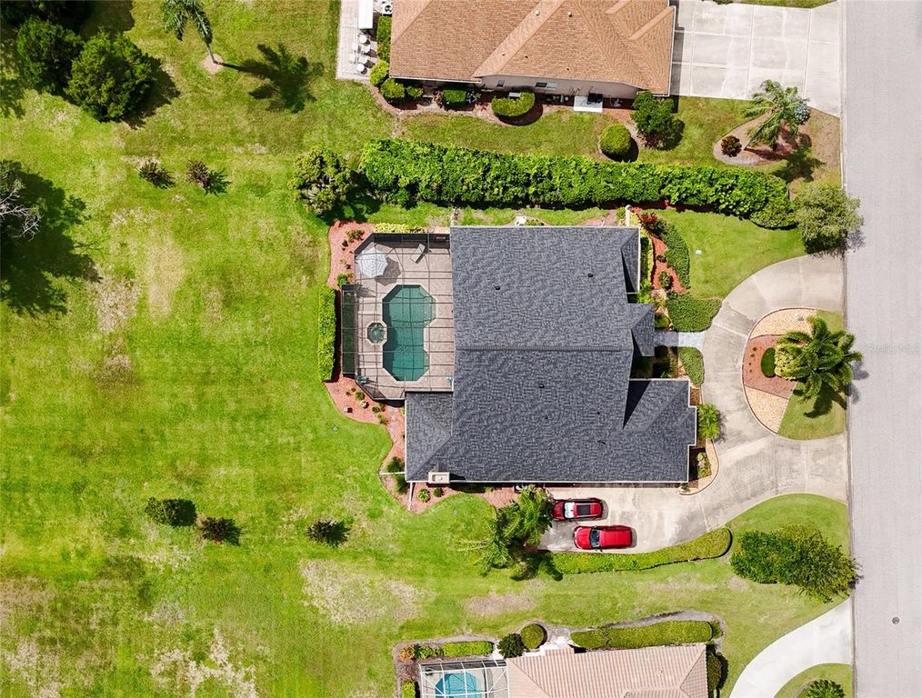 Image 4 of property listing at 6213 GLEN ABBEY LANE, Bradenton, FL 34202