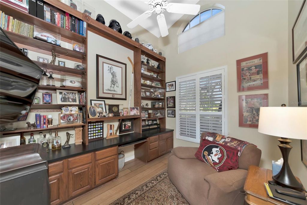 Image 5 of property listing at 6213 GLEN ABBEY LANE, Bradenton, FL 34202