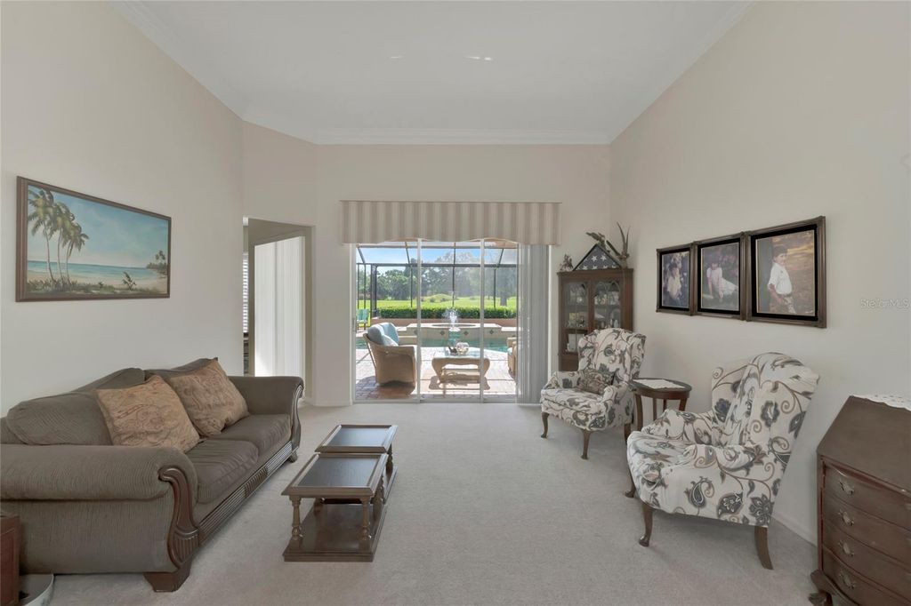 Image 8 of property listing at 6213 GLEN ABBEY LANE, Bradenton, FL 34202
