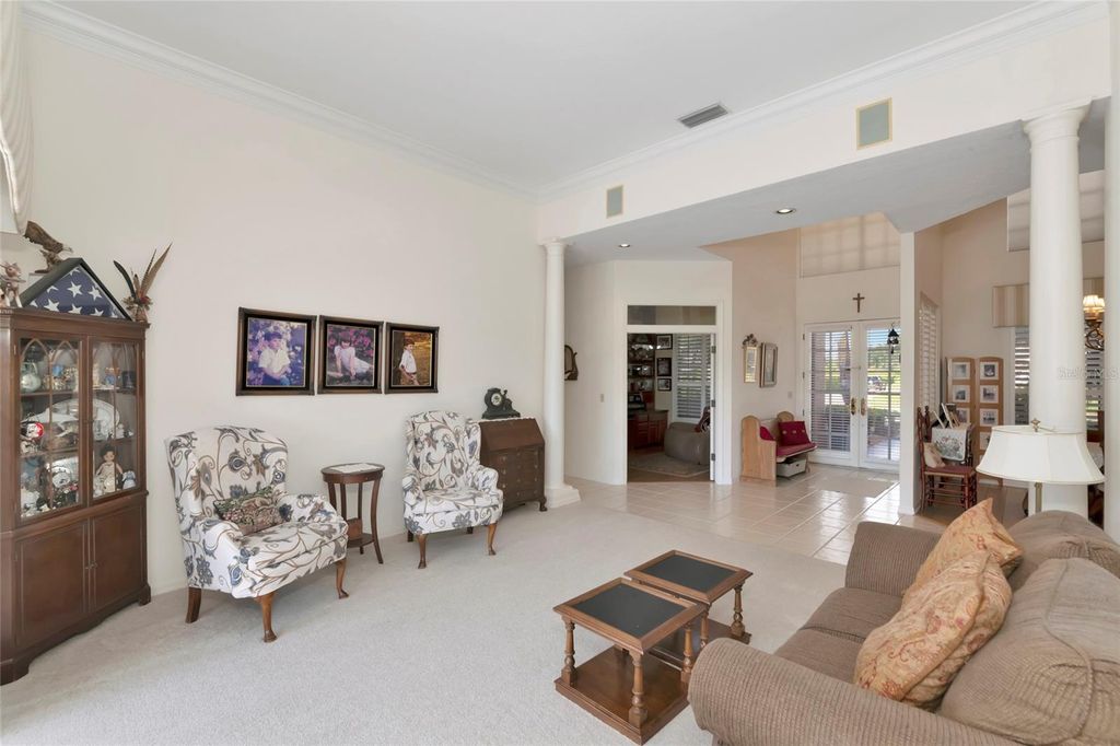 Image 9 of property listing at 6213 GLEN ABBEY LANE, Bradenton, FL 34202