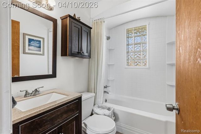 21100 Bon Brae Street, Saint Clair Shores, MI 48081