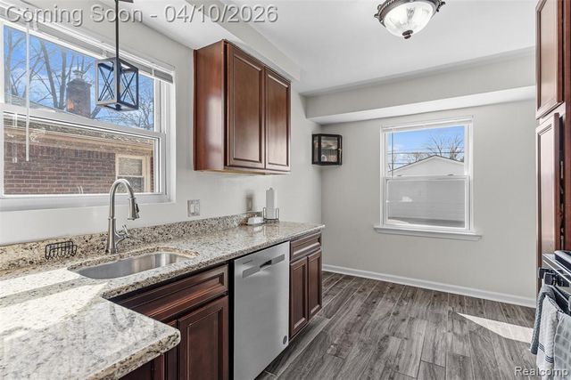 21100 Bon Brae Street, Saint Clair Shores, MI 48081