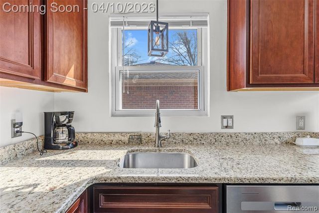 21100 Bon Brae Street, Saint Clair Shores, MI 48081