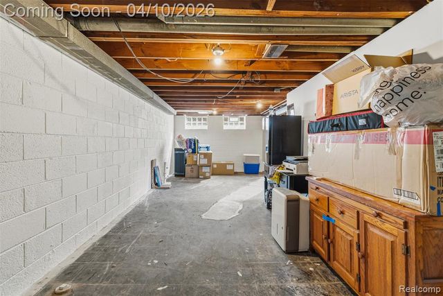 21100 Bon Brae Street, Saint Clair Shores, MI 48081