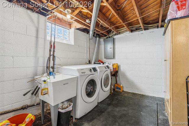 21100 Bon Brae Street, Saint Clair Shores, MI 48081