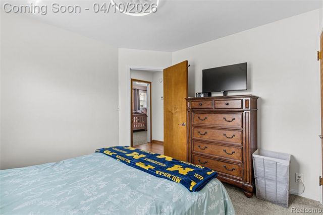 21100 Bon Brae Street, Saint Clair Shores, MI 48081