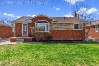 21100 Bon Brae Street, Saint Clair Shores, MI 48081