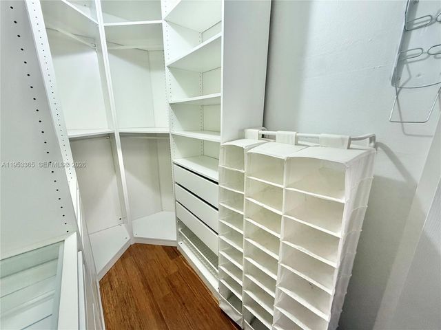 901 NE 14th Ave 104, Hallandale Beach, FL 33009