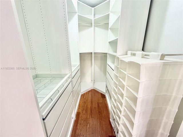 901 NE 14th Ave 104, Hallandale Beach, FL 33009