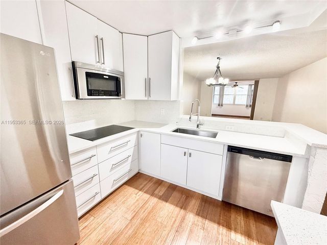 901 NE 14th Ave 104, Hallandale Beach, FL 33009