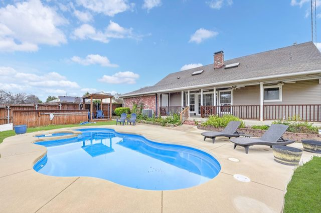 130 Woodcreek Drive, Lowry Crossing, TX 75407