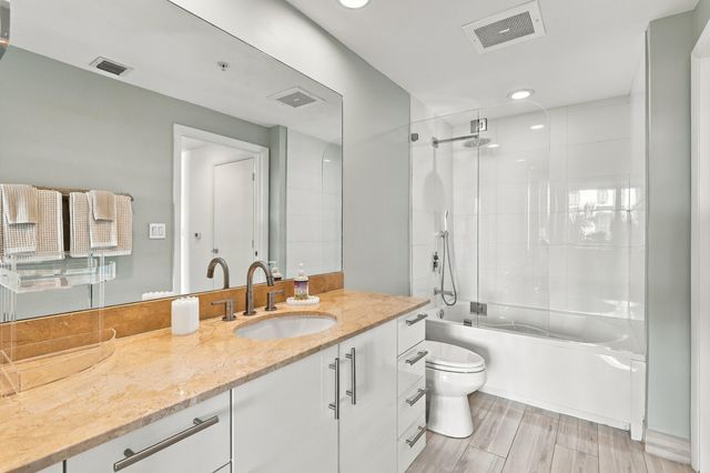 550 OKEECHOBEE Boulevard 521, West Palm Beach, FL 33401
