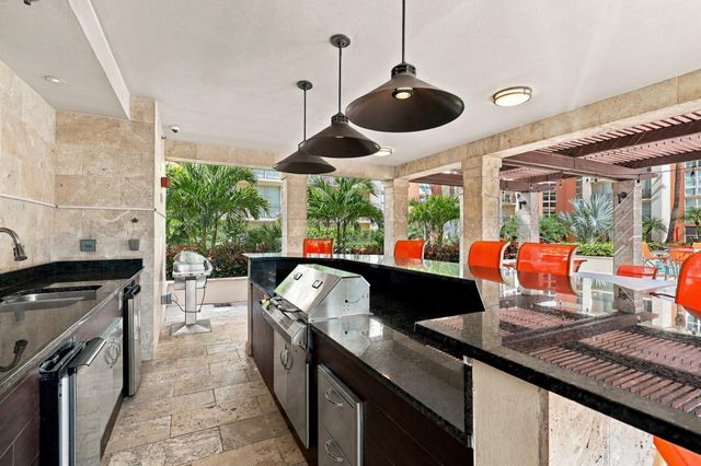 550 OKEECHOBEE Boulevard 521, West Palm Beach, FL 33401
