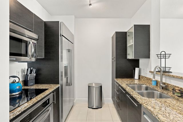 550 OKEECHOBEE Boulevard 521, West Palm Beach, FL 33401