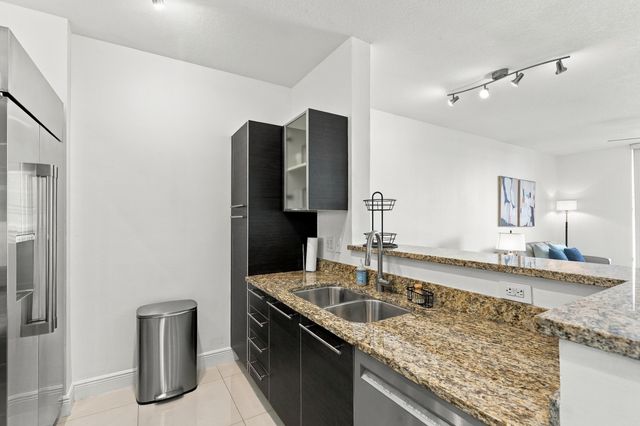 550 OKEECHOBEE Boulevard 521, West Palm Beach, FL 33401