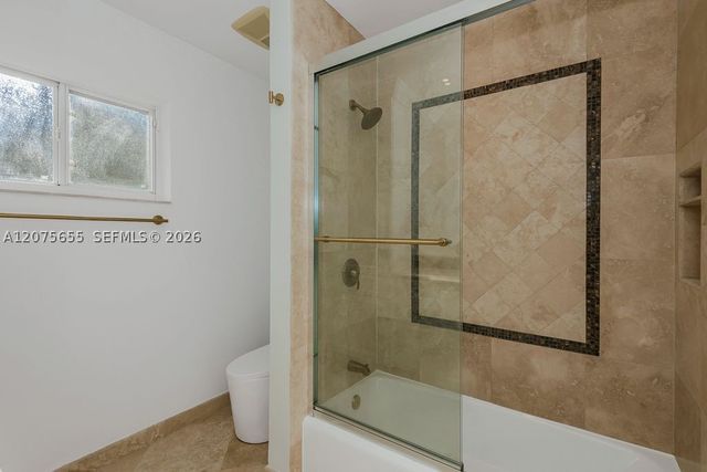6931 Loch Ness Dr, Miami Lakes, FL 33014