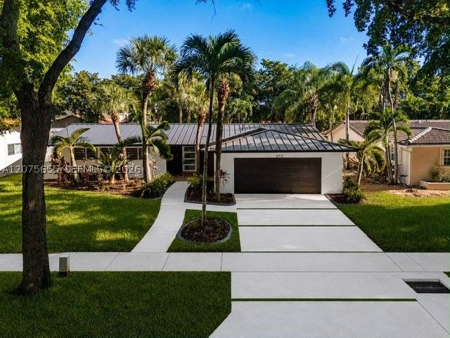 6931 Loch Ness Dr, Miami Lakes, FL 33014